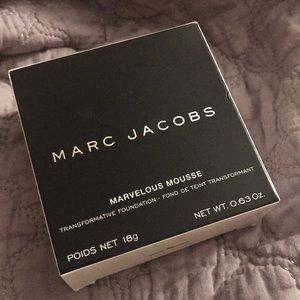 Marc Jacobs Marvelous Mousse foundation